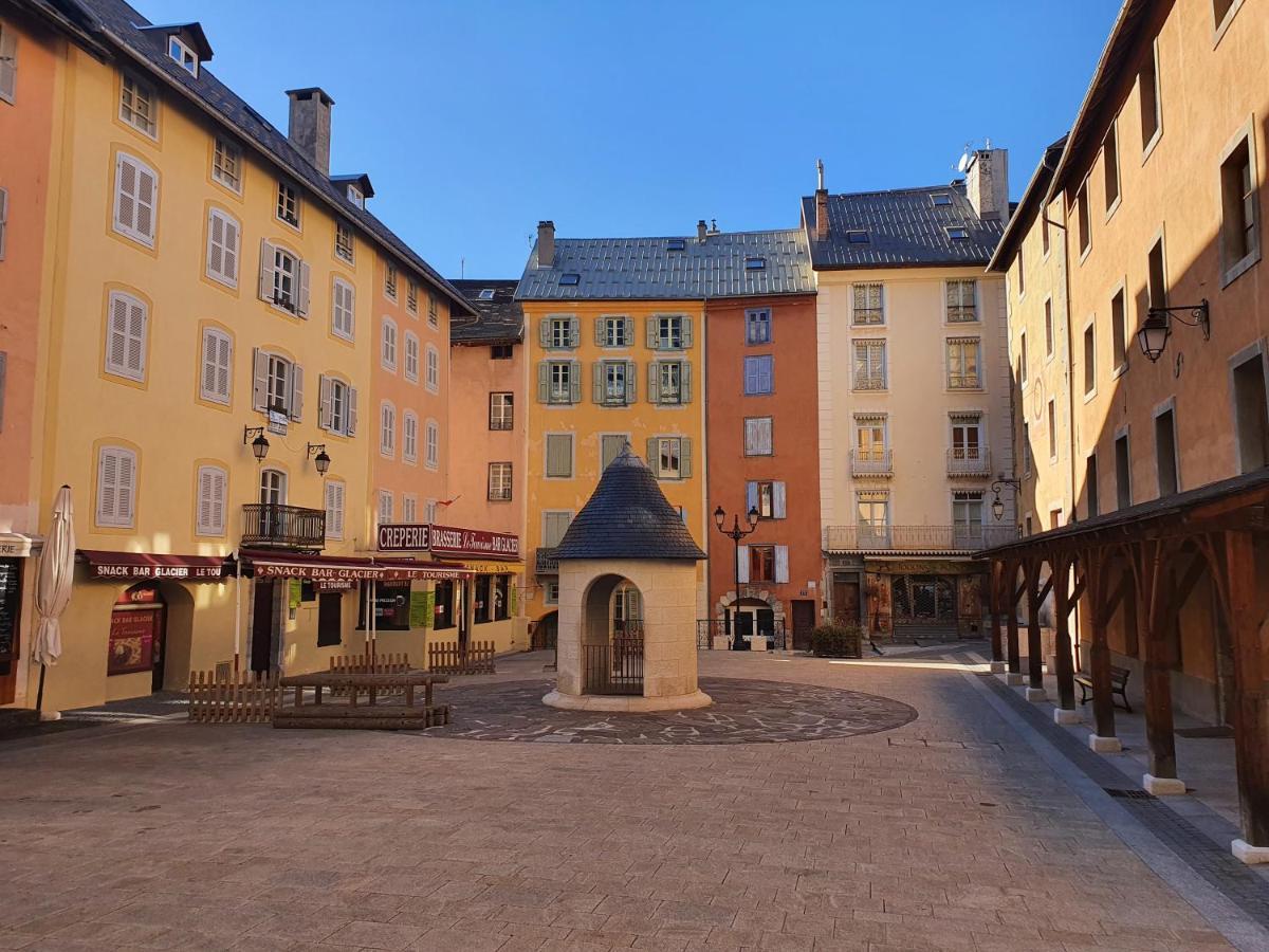 Au Pre Du Moulin - Centre Ville Бриансон Экстерьер фото